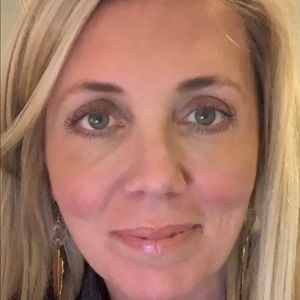 Meet your Posher, Carrie